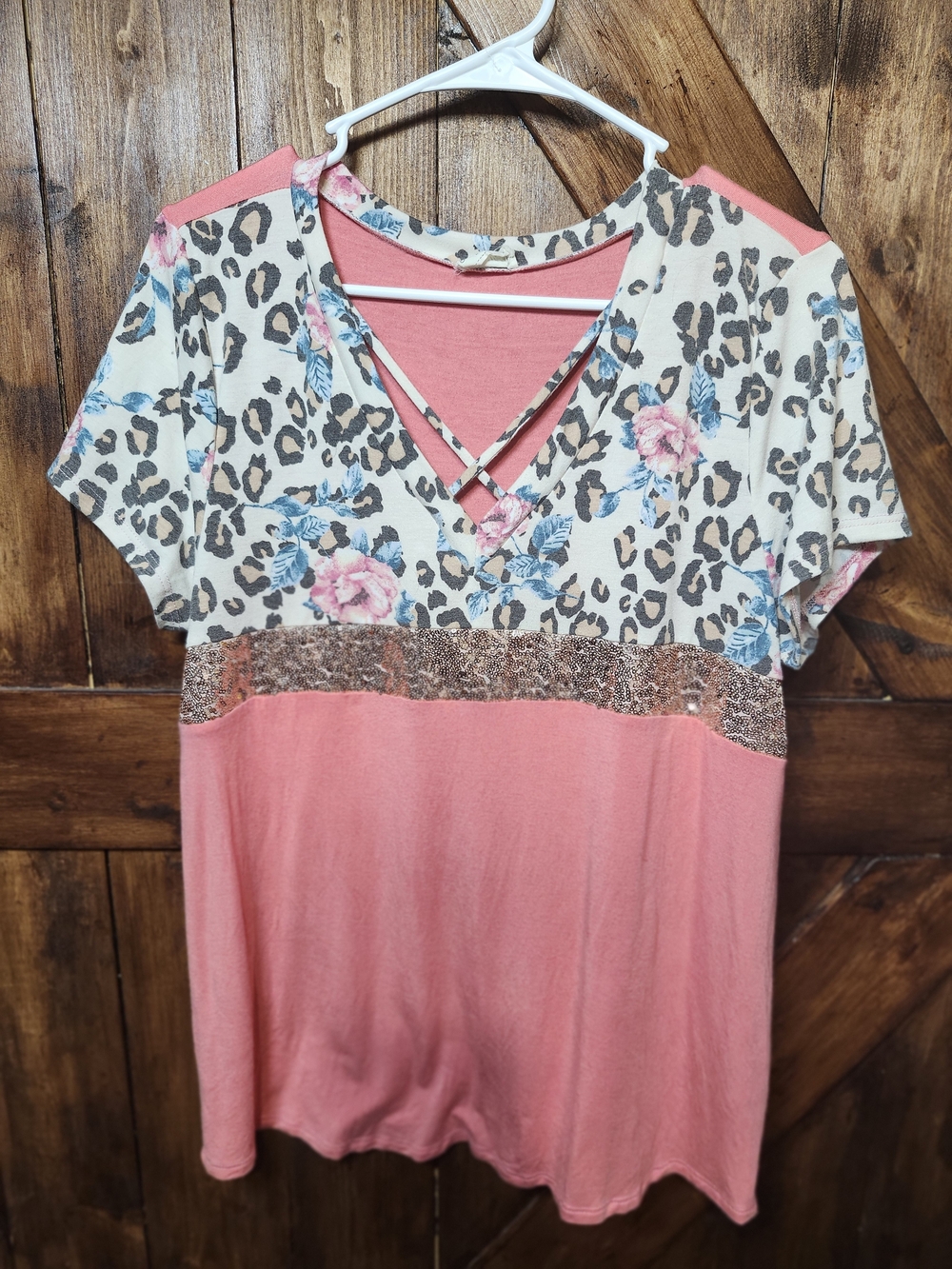 Lovely Melody Coral Floral Leopard V-Neck Top with Metallic Band